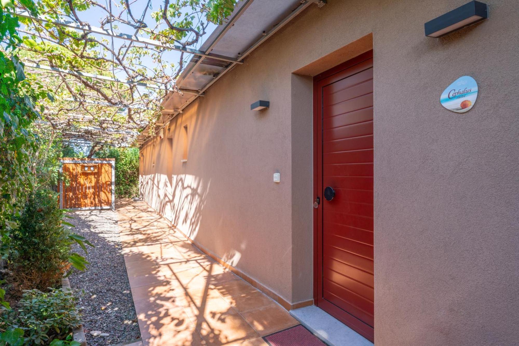 Klaritz Luxury Suites Lassi  Exterior photo