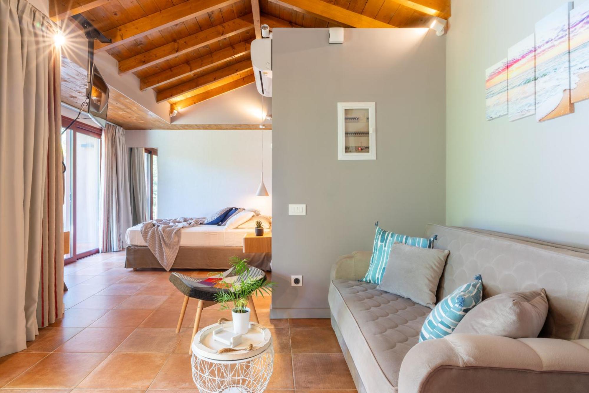Klaritz Luxury Suites Lassi  Exterior photo