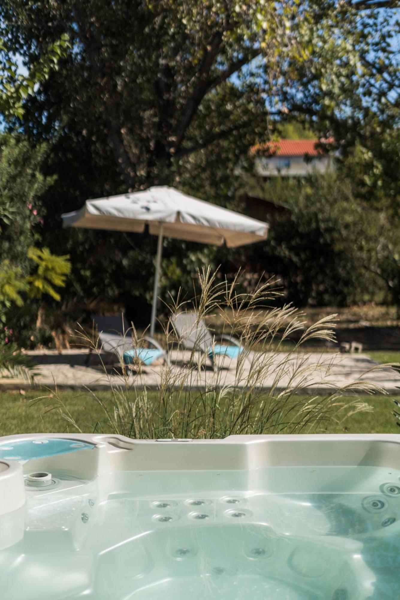 Klaritz Luxury Suites Lassi  Exterior photo